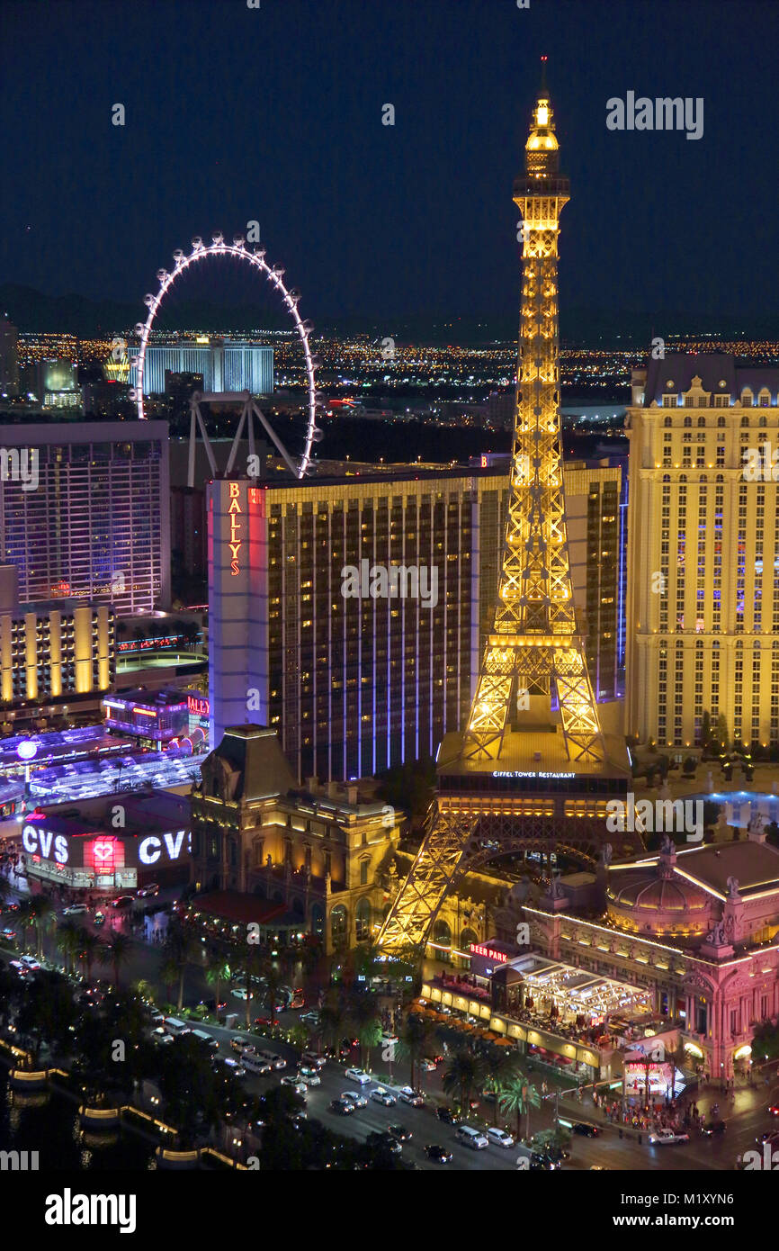 Las Vegas bei Nacht gesehen von der kosmopolitische Hotel Nevada, usa Stockfoto