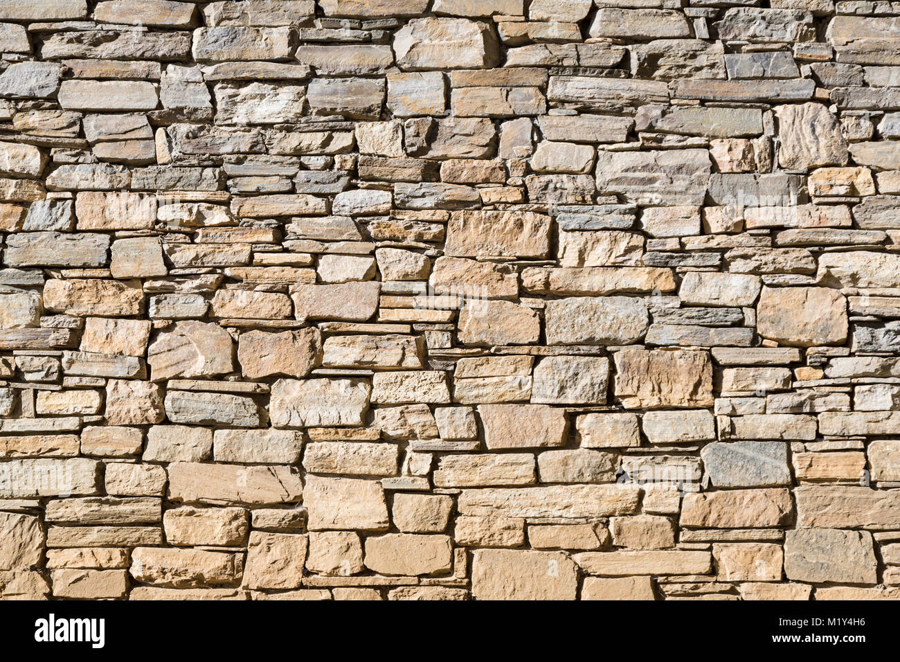 Paro, Bhutan. Bhutanesische Mauerwerk in der Wand eines Gebäudes. Stockfoto