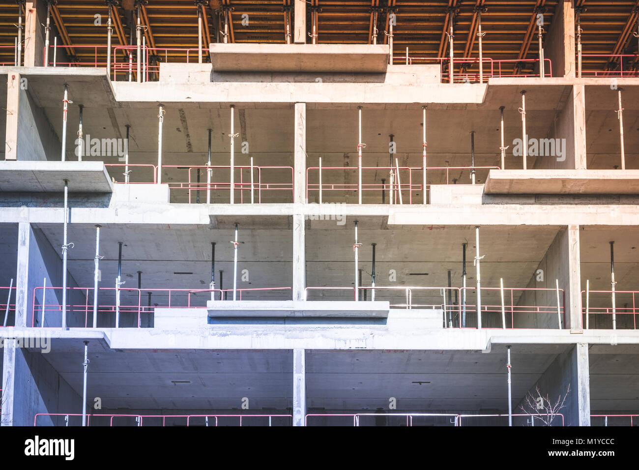 Gebäude im Bau - Bau neuer Gebäude - Stockfoto