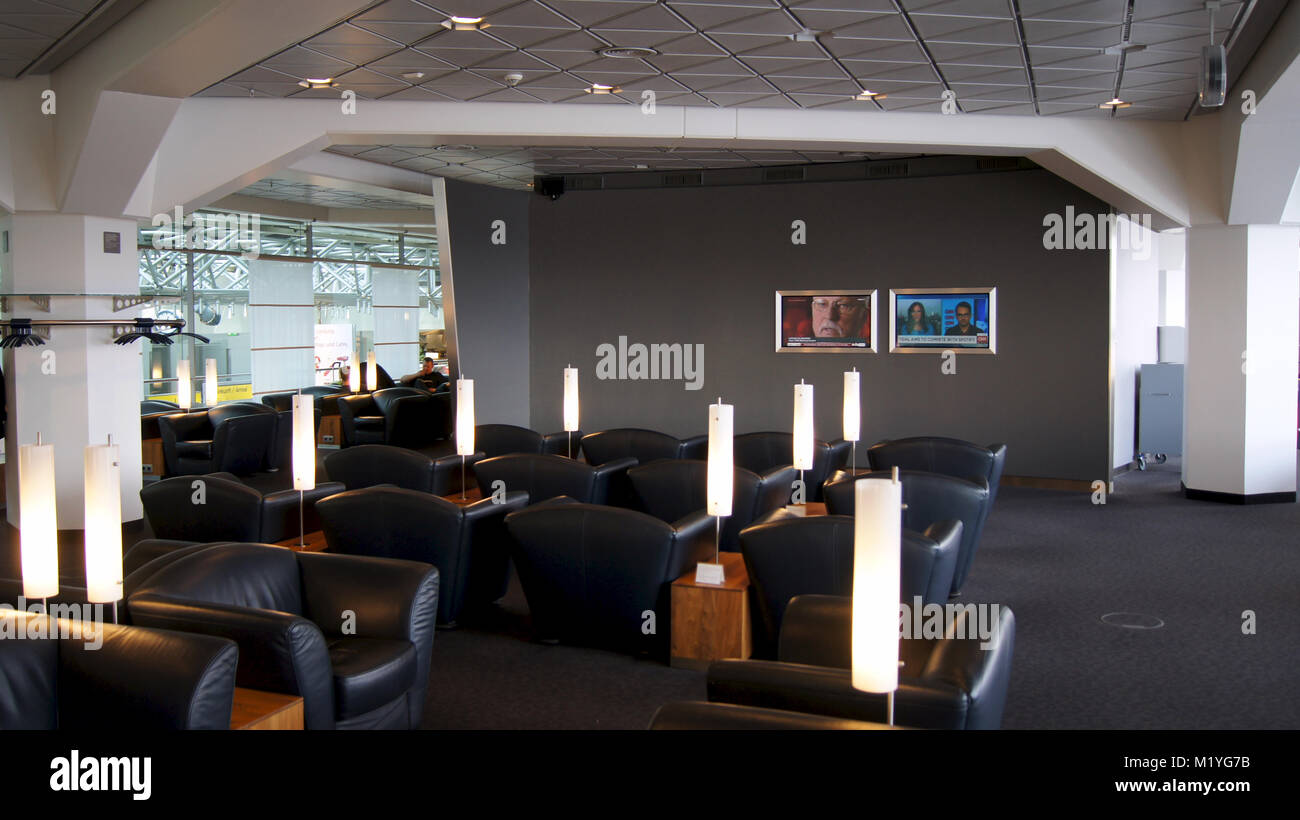 BERLIN, DEUTSCHLAND - Jan 17th, 2015: Sitzecke in der Business Lounge im internationalen Flughafen Berlin Tegel Stockfoto