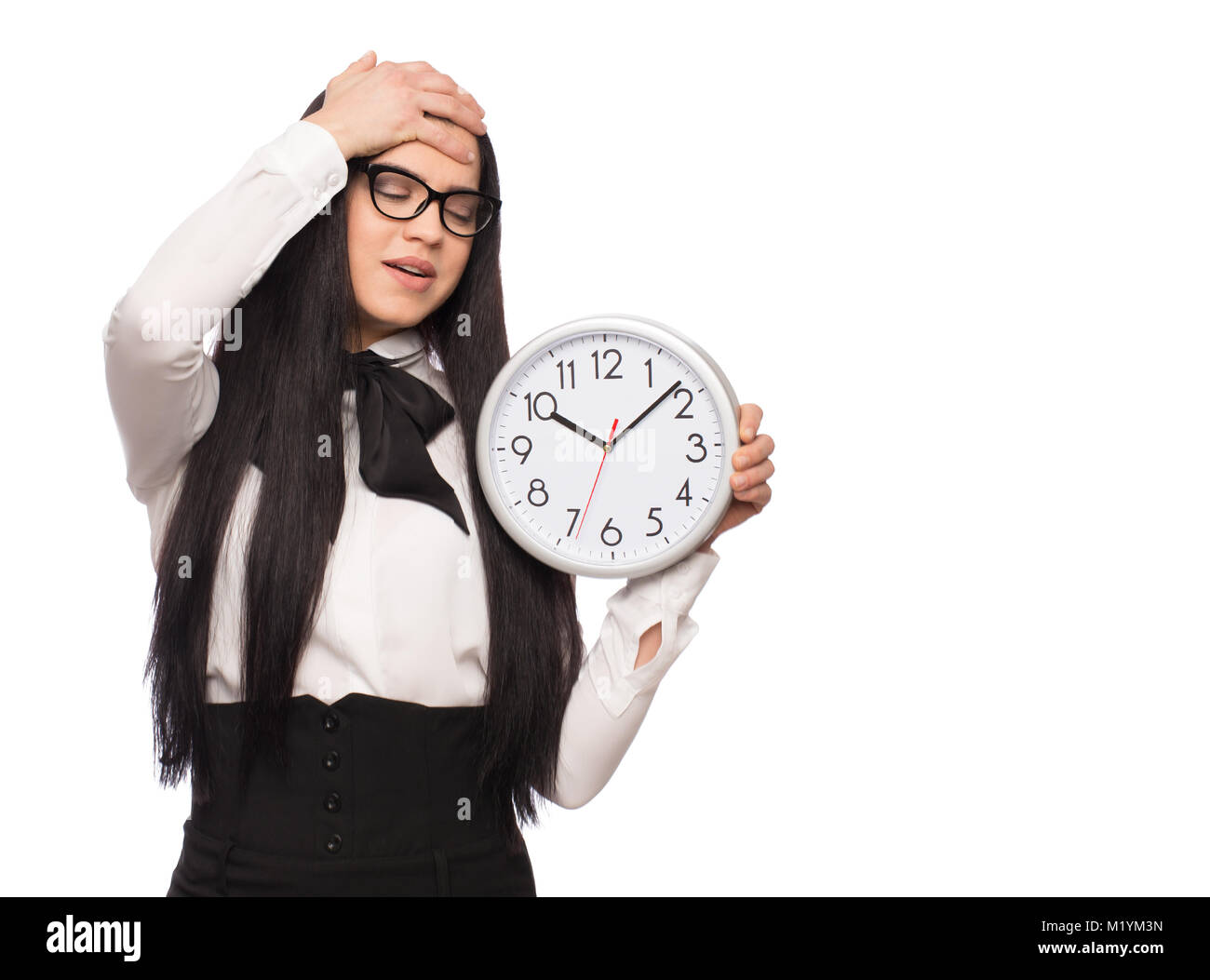 Kaukasische Geschäftsfrau in formale Abnutzung Sitzung vergessen, Holding, isoliert auf weißem Stockfoto