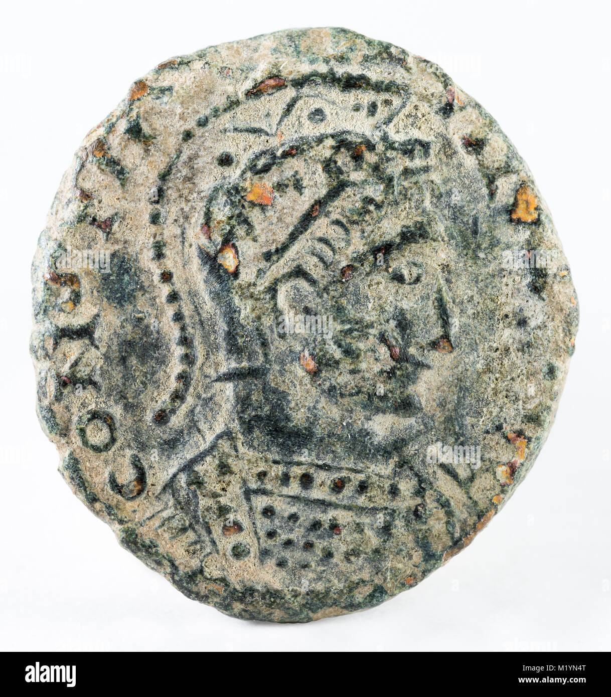 Antike römische Kupfermünze des Kaisers Konstantin ich Magnus. Barbarische nachgeahmt. Vorderseite. Stockfoto