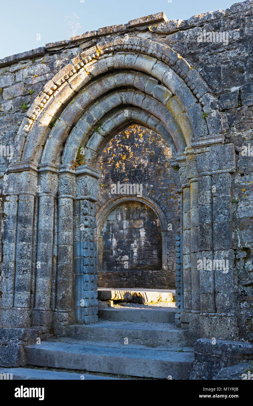 Der Eingang des Cong Abbey, Cong, Grafschaft Mayo, Connemara, Republik Irland. Eire. Die Abtei wurde im 7. Jahrhundert gegründet. Stockfoto