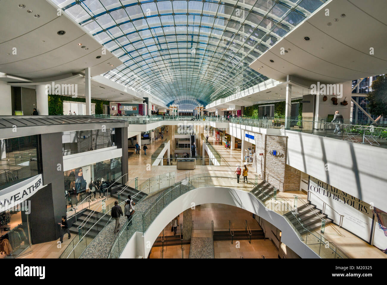 Innenraum der Core Shopping Center, das Einkaufszentrum in der Innenstadt von Calgary, Alberta, Kanada Stockfoto