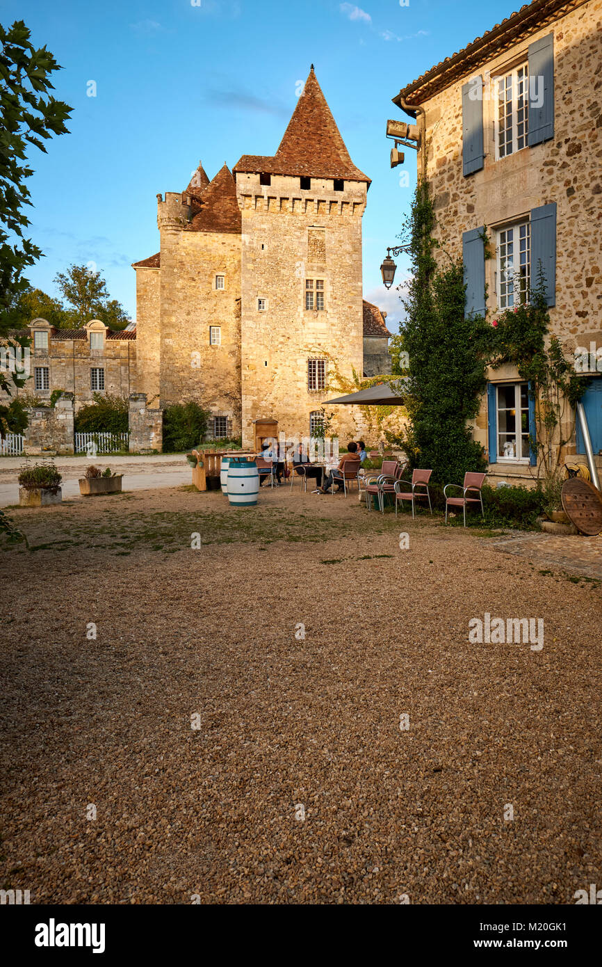 Das Chateau de la Marthonie in St Jean de Cole in der Dordogne Frankreich - eines der schönsten Dörfer von Frankreich Stockfoto