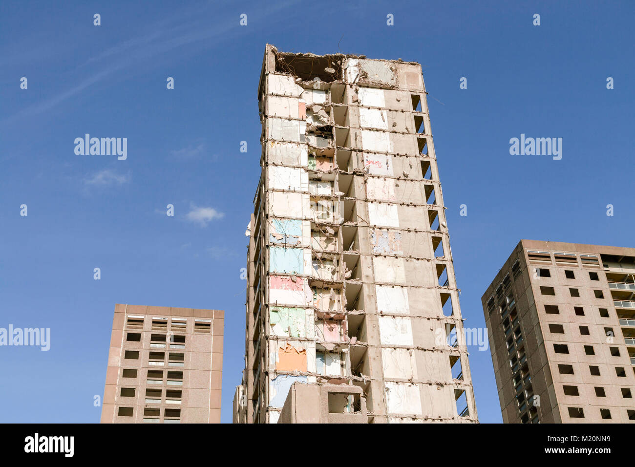 1960s system - Turm Bausteine im Prozess der bei Ibrox, Govan, Glasgow abgerissen wurden, im Jahr 2010. Stockfoto