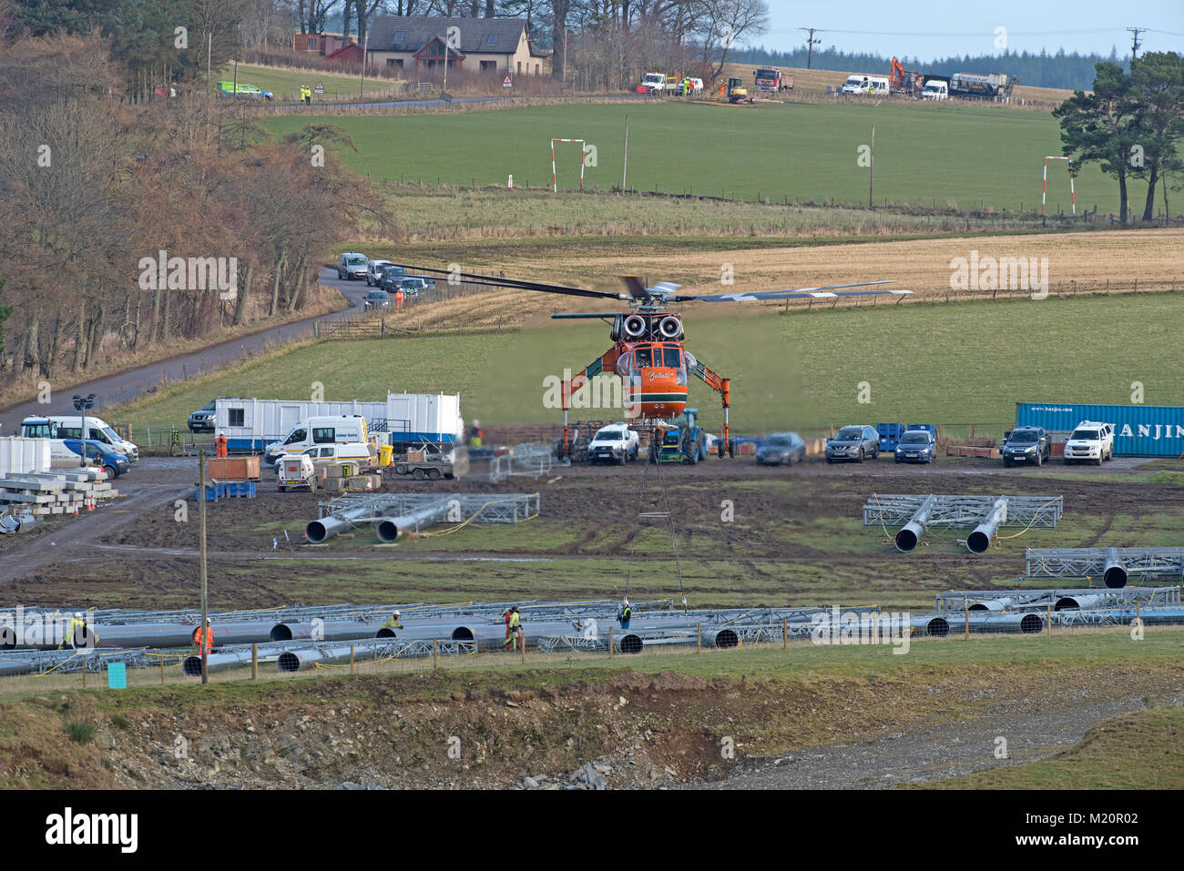 Eine sikorsky Erickson Luft Kran geliefert - in Schottland einen Pylon line Projekt für SSE (Scottish & Southern Energy in der Nähe von Keith in Morayshire abzuschließen. Stockfoto