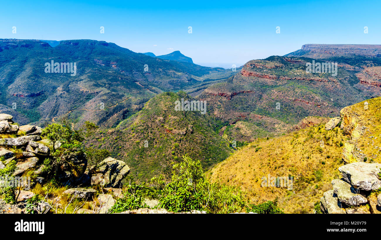 Blick auf das highveld und den Blyde River Canyon entlang der Panorama Route in Mpumalanga Provinz von Südafrika Stockfoto