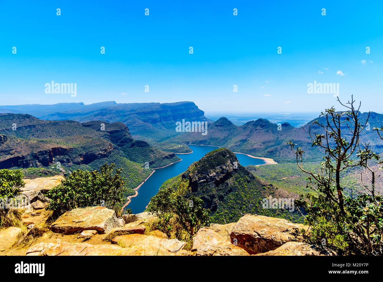 Blick auf das highveld und den Blyde River Stausee in der Blyde River Canyon, entlang der Panorama Route in Mpumalanga Provinz von Südafrika Stockfoto