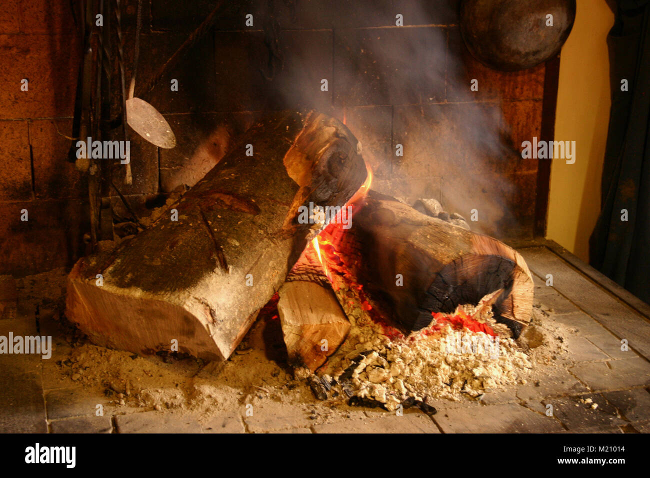 Vintage Holzofen in Northearn Italien Stockfoto