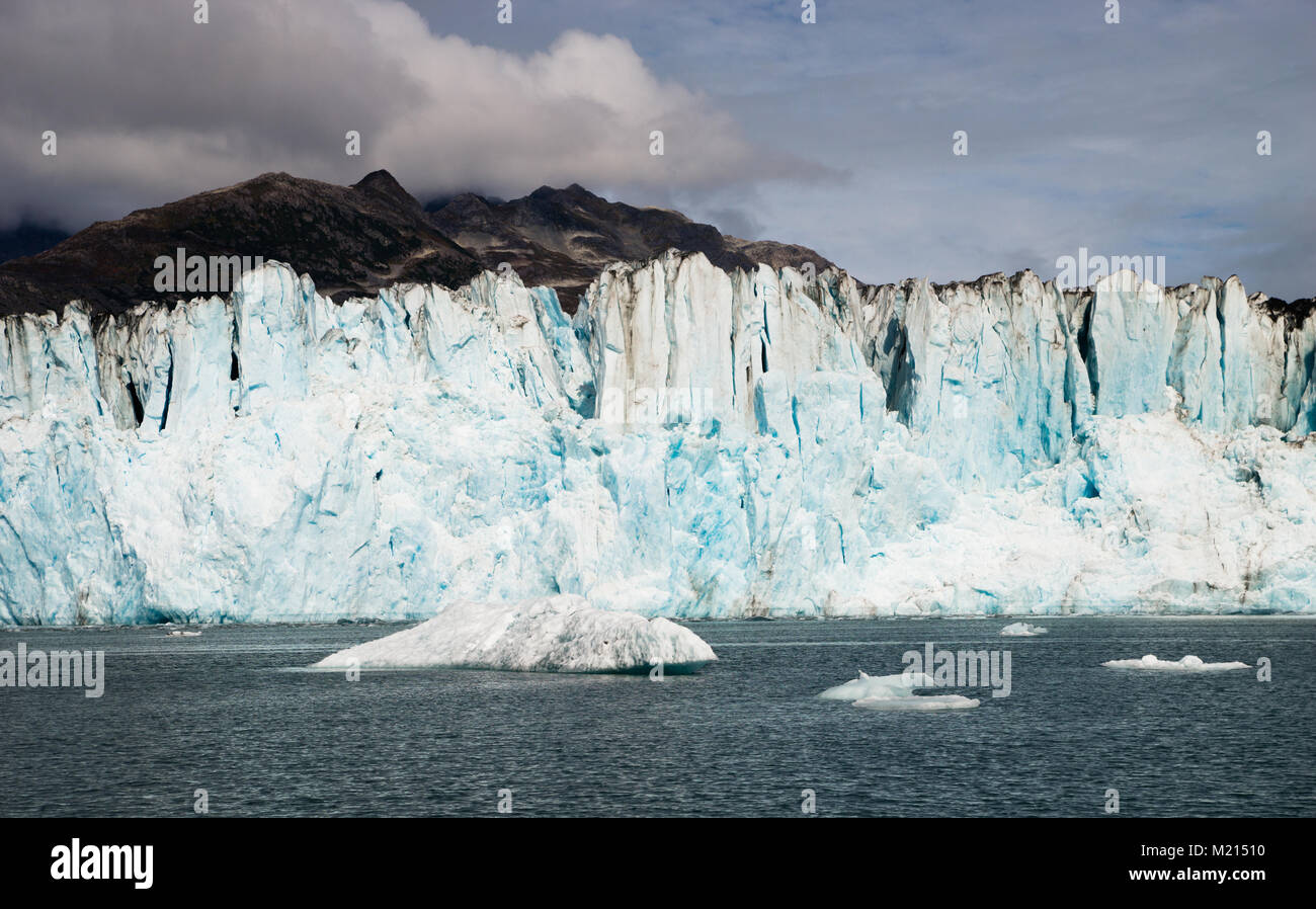 Horizontale Zusammensetzung Eis und Schnee Kenai Fjords Berge, Schnee, Wasser, Meer und Gletscher Flow Stockfoto
