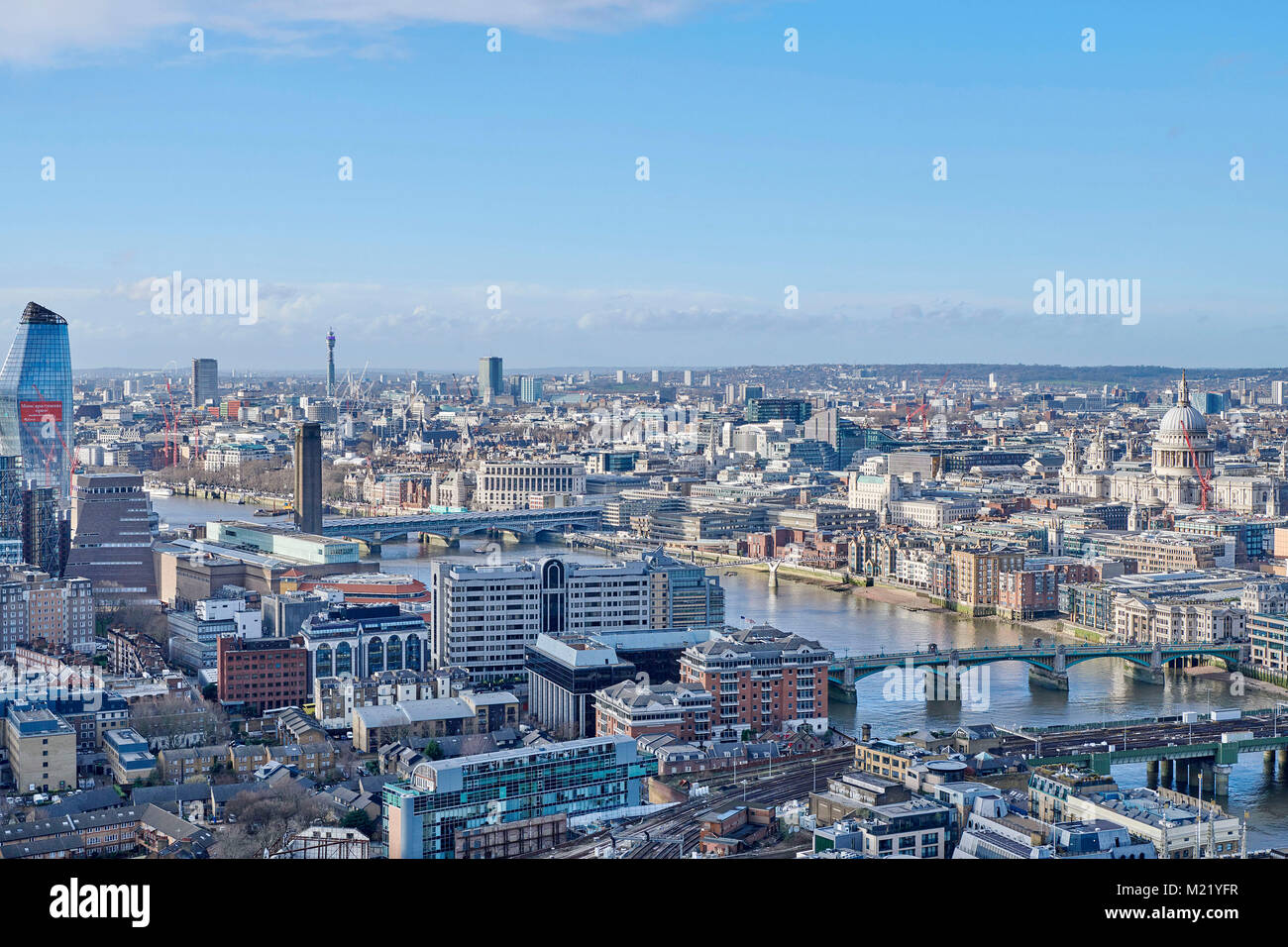 Suchen der Fluss von der London Bridge, Blackfriars, City of London, Großbritannien Stockfoto