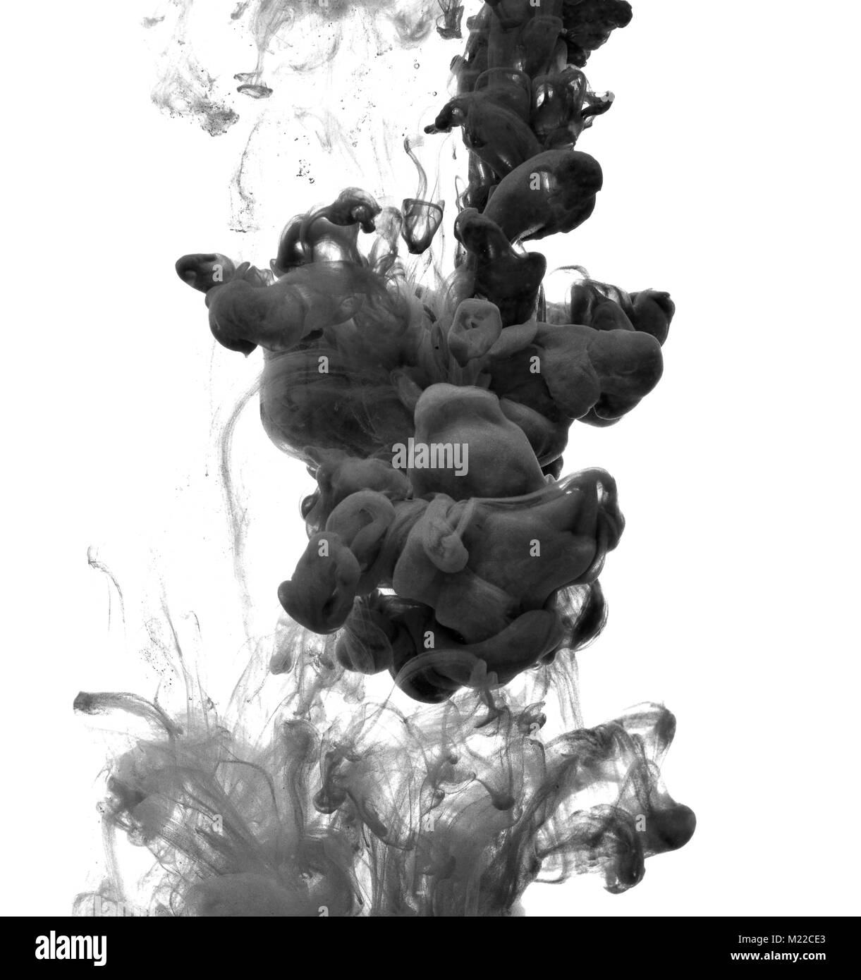 Schwarze Farbe in Wasser Stockfoto