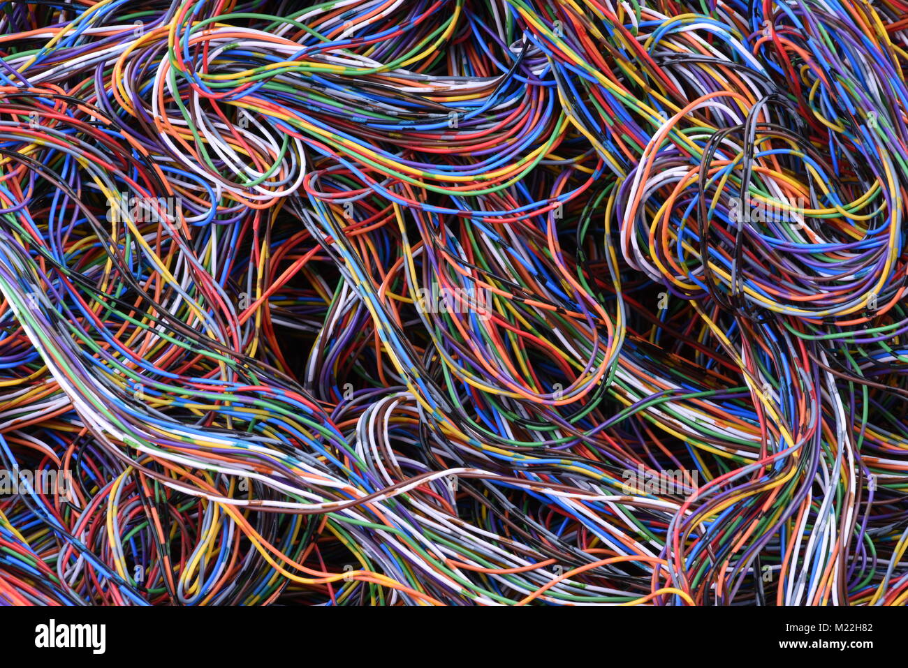 Farbige Telekommunikation Kabel und Leitungen Stockfoto