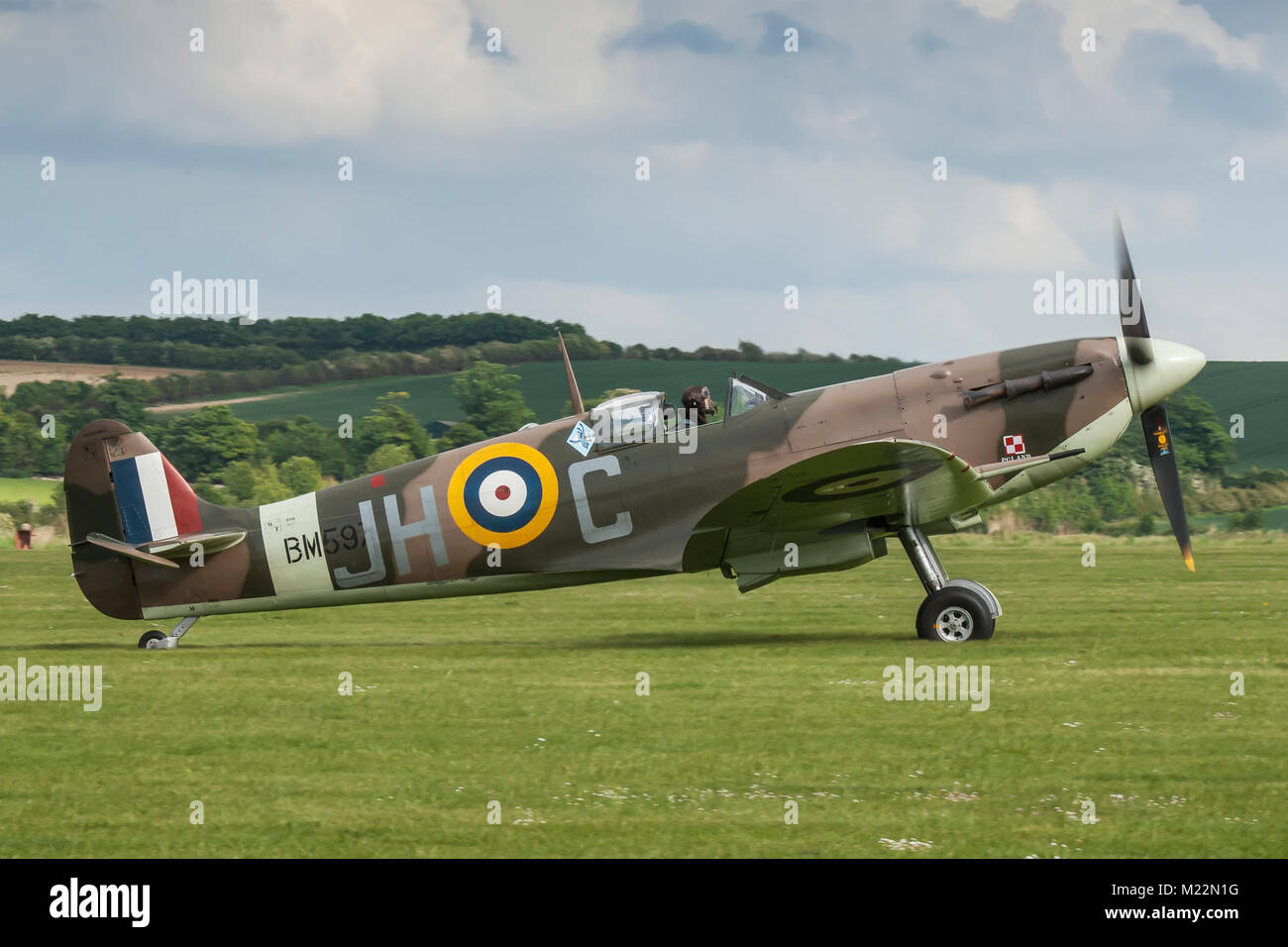 Supermarine Spitfire Vb-Registrierung BM 597 in Duxford, Cambridgeshire, UK Rollens Stockfoto