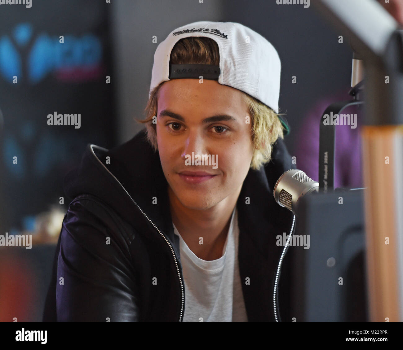 MIAMI GARDENS, FL 11. Februar Adam Duritz von Counting Crows führt