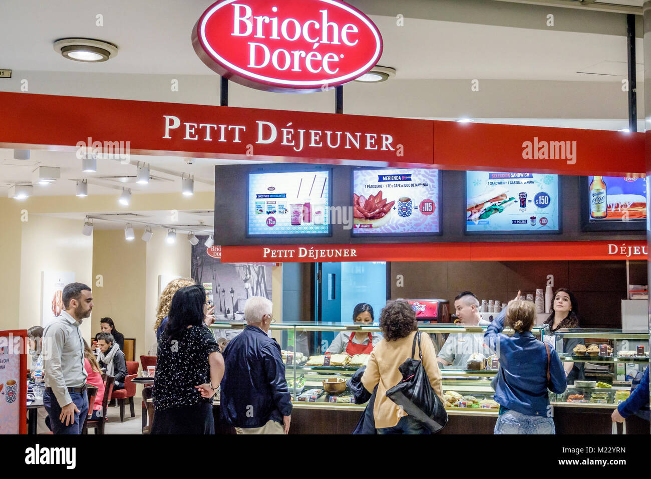 Buenos Aires Argentinien, Gallerias Pacifico Mall, Food Court plaza Tischtische zwangloses Essen, Brioche Doree, Sandwich Shop, Französisch, Petit Dejeuner, Frühstück, Stockfoto