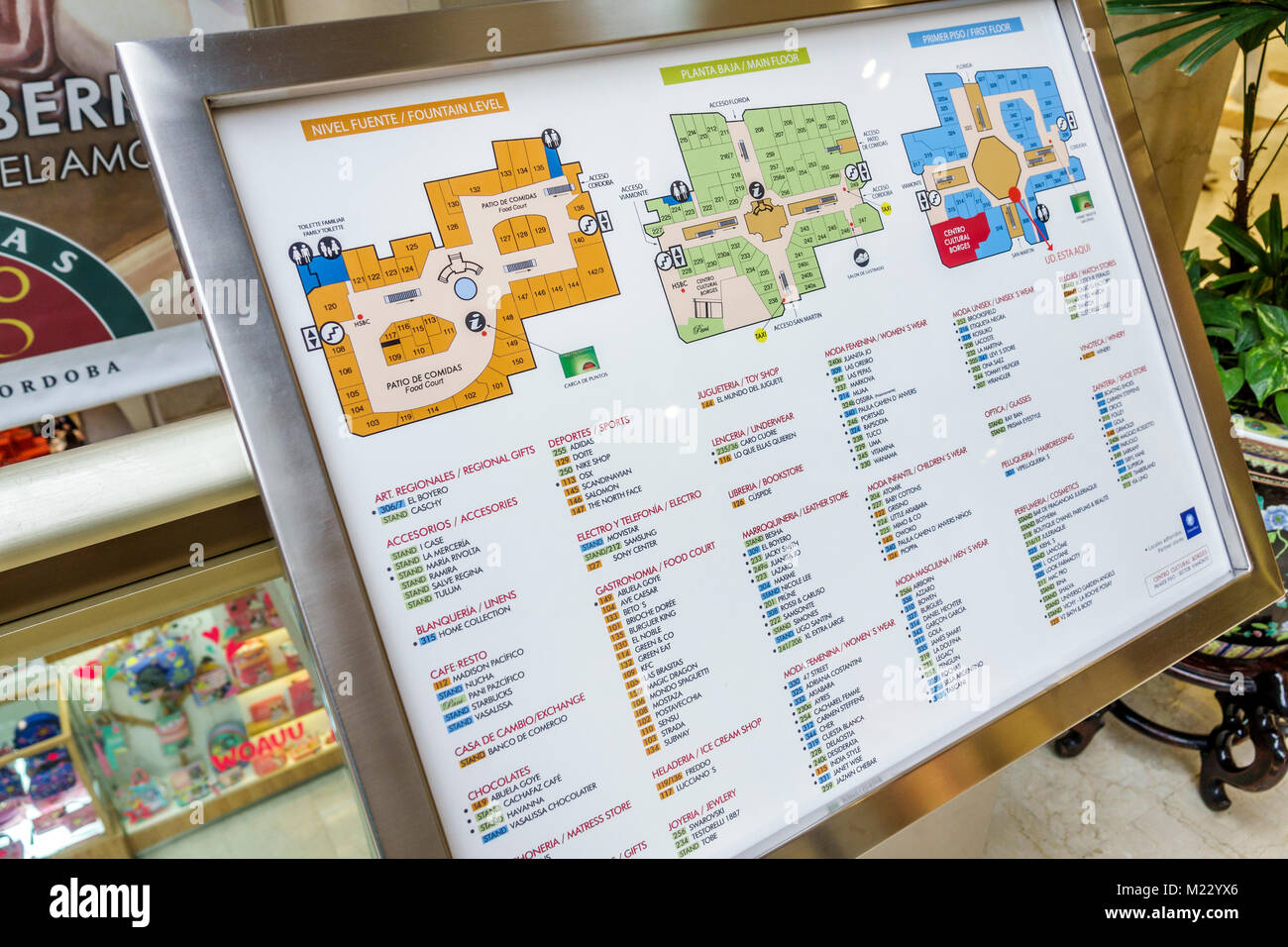Buenos Aires Argentinien,Gallerias Pacifico Mall,Store Locator,Karte,Besucher reisen reisen Reise touristischer Tourismus Wahrzeichen,Kultur kulturell vac Stockfoto