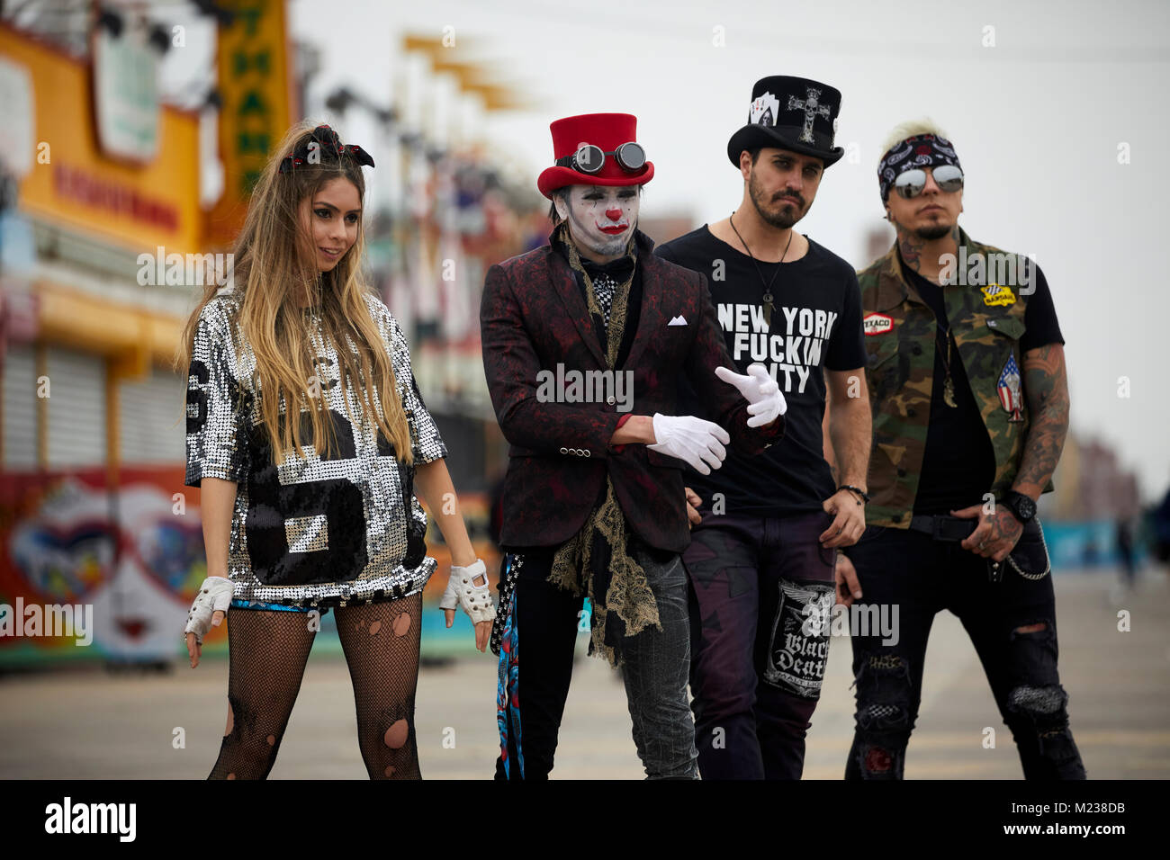 New York city Coney Island in Brooklyn, junge Pop Group haben ein fotoshooting an der Promenade Stockfoto