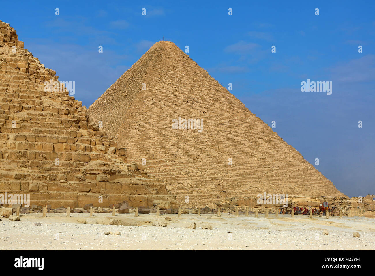 Die Große Pyramide des Cheops (oder Cheops) und die Pyramide des Chephren Khafre (oder) auf dem Plateau von Gizeh, Kairo, Ägypten Stockfoto