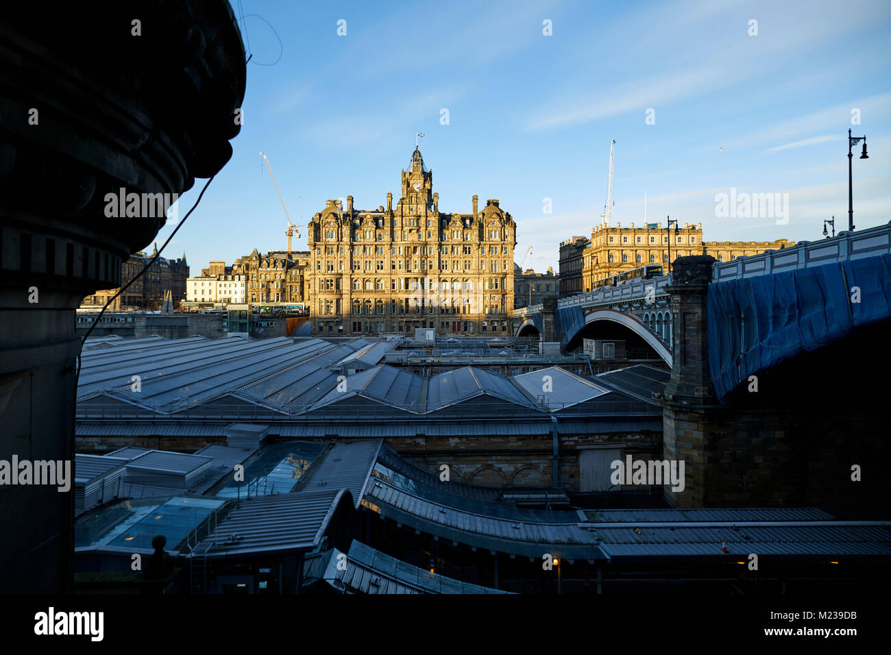 Edinburgh Hauptstadt von Schottland, das Balmoral Hotel ursprünglich gebaut als das North British Station Hotel 5 Sterne Luxus Wahrzeichen an der Princes Street Stockfoto