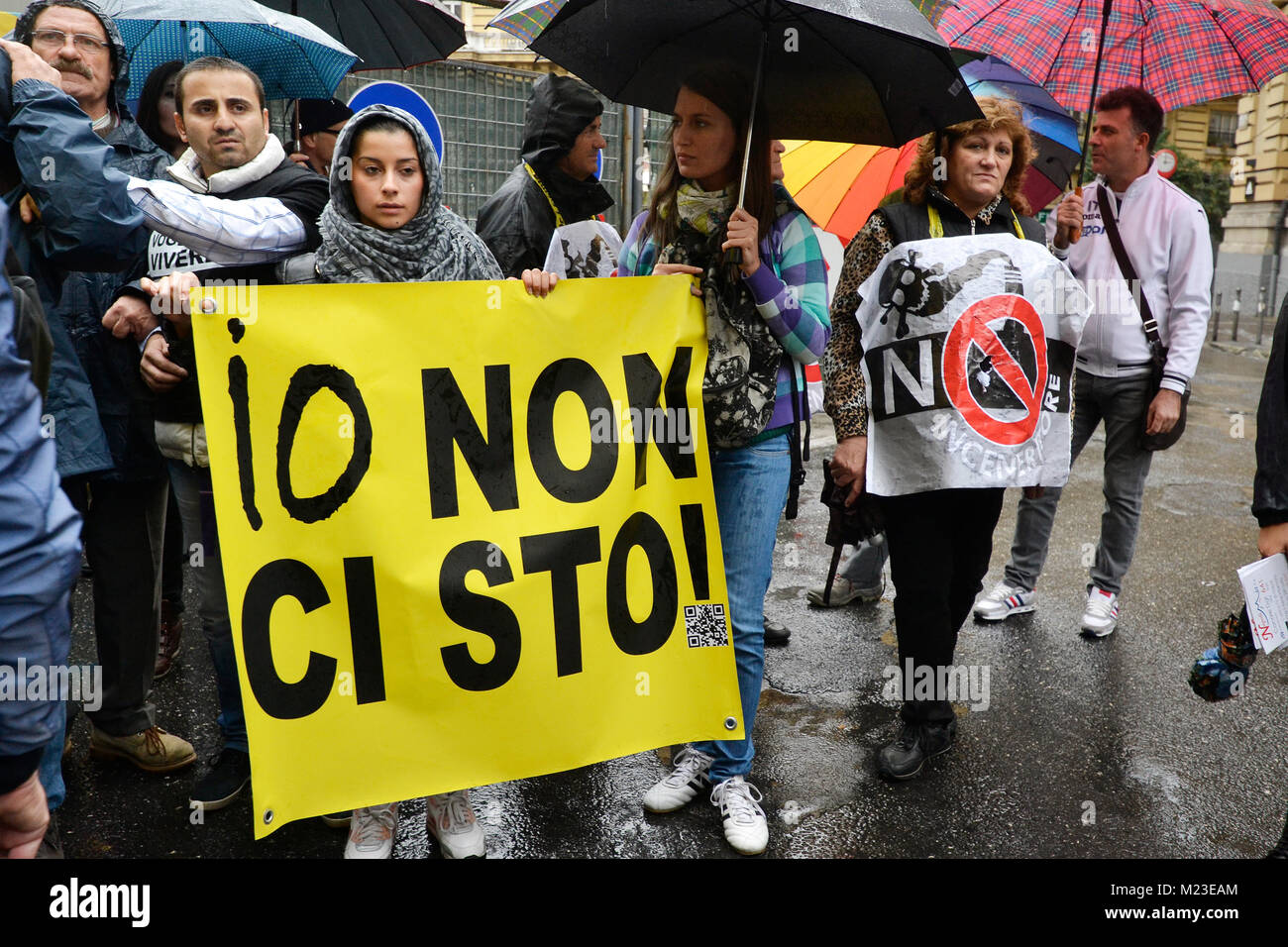 Demonstration gegen die illegale Deponie zu protestieren. Neapel - Italien. Kampanien, Land der Brände Stockfoto