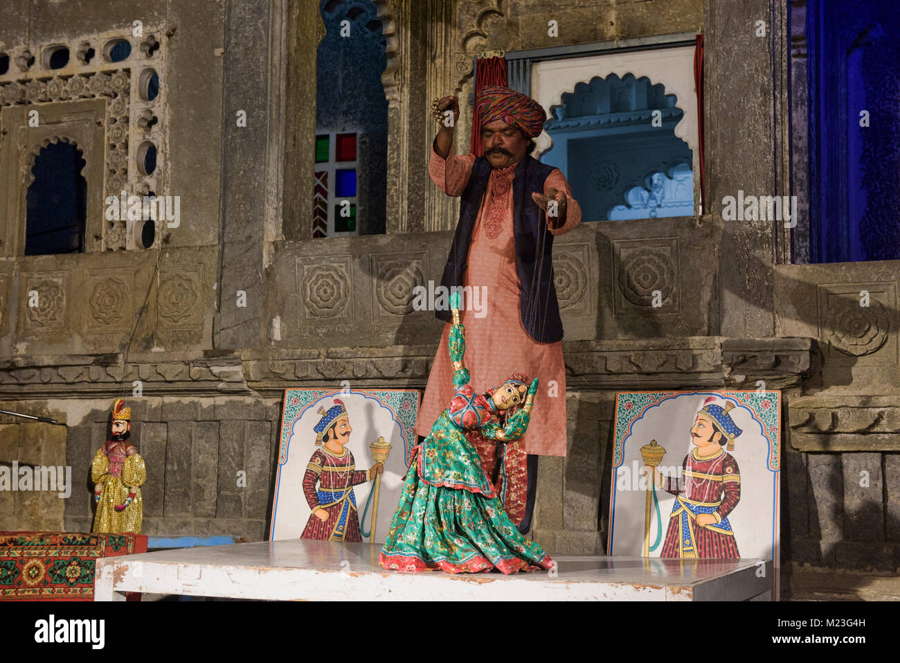 Kathputli, Rajasthani string Puppet Theatre, Udaipur, Rajasthan, Indien Stockfoto