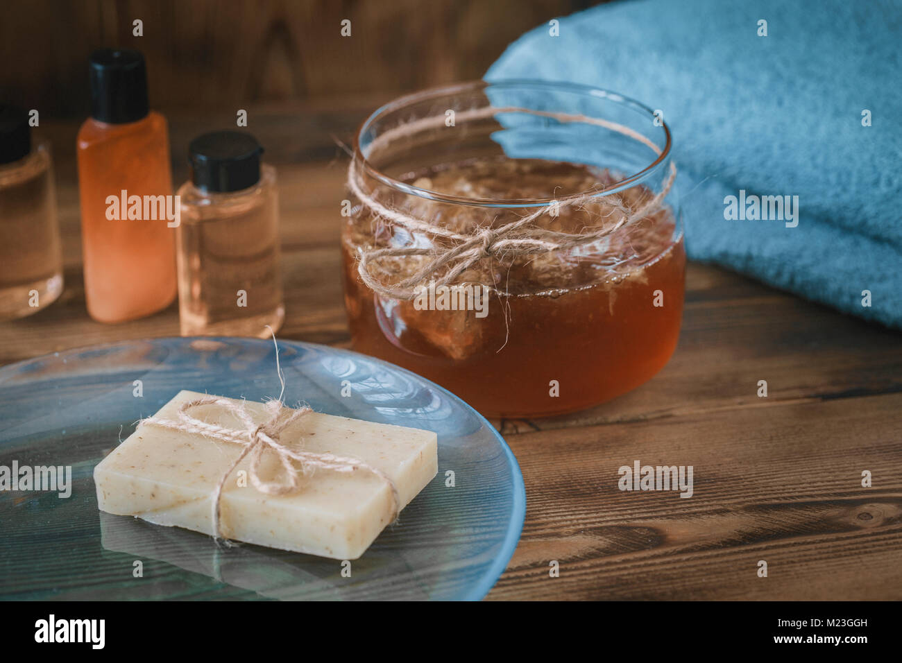 Handgefertigte natürliche kalter Prozess Honig Seifen. Stockfoto