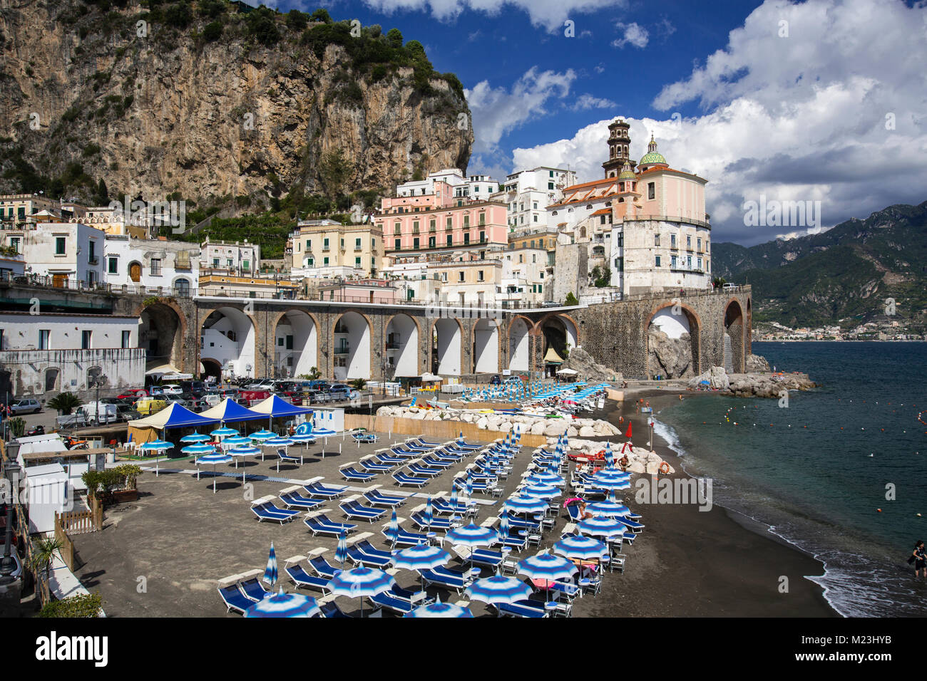 Atrani Stadt an der Küste von Amalfi, Italien Stockfoto