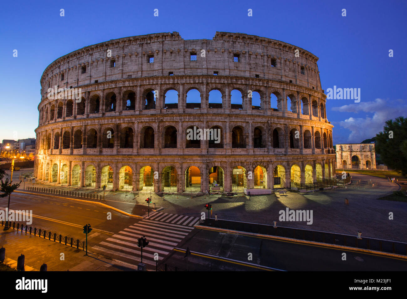 Kolosseum bei Dämmerung, Rom, Italien Stockfoto