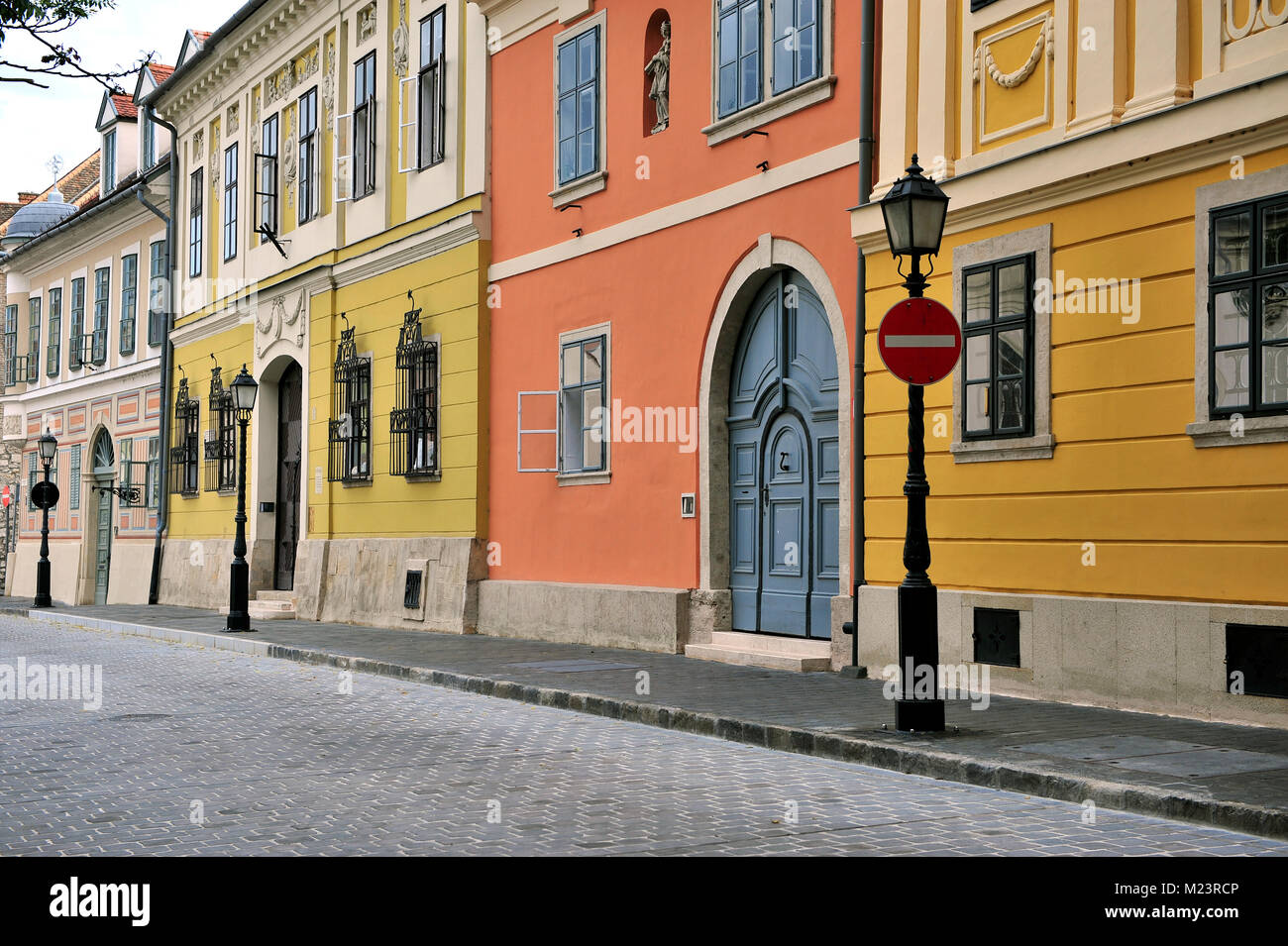 Blick von der Straße in der Innenstadt von Budapest, Ungarn Stockfoto