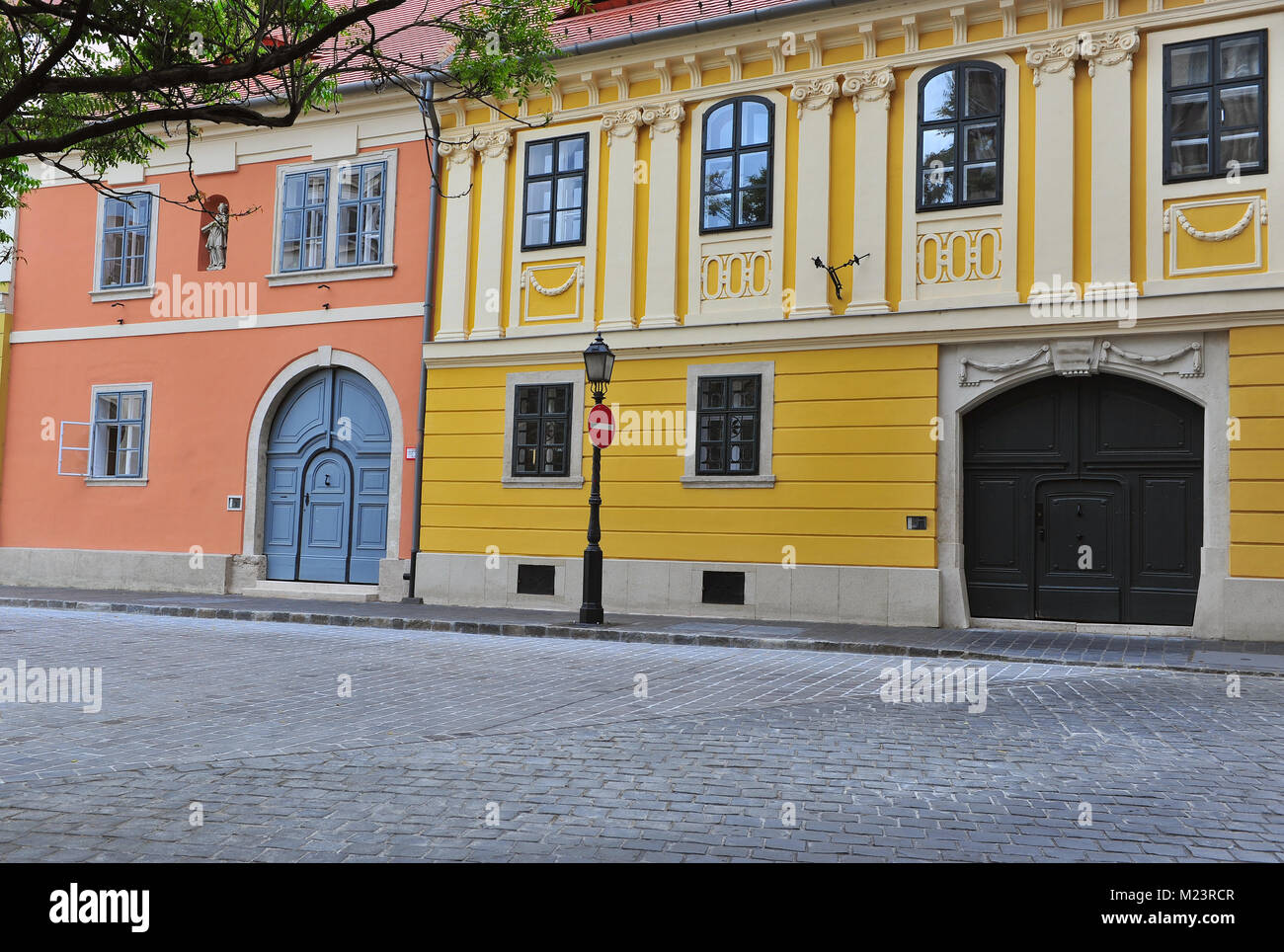 Bunte Häuser der Stadt Budapest, Ungarn Stockfoto