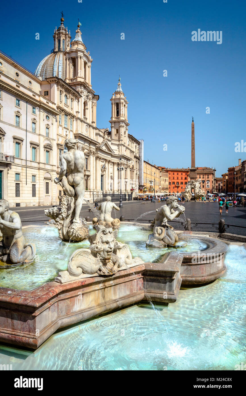 Die Piazza Navona und Neptunbrunnen von oben am Morgen, Rom, Italien. Rom Piazza Navona ist eine der wichtigsten Sehenswürdigkeiten von Rom und Italien Stockfoto