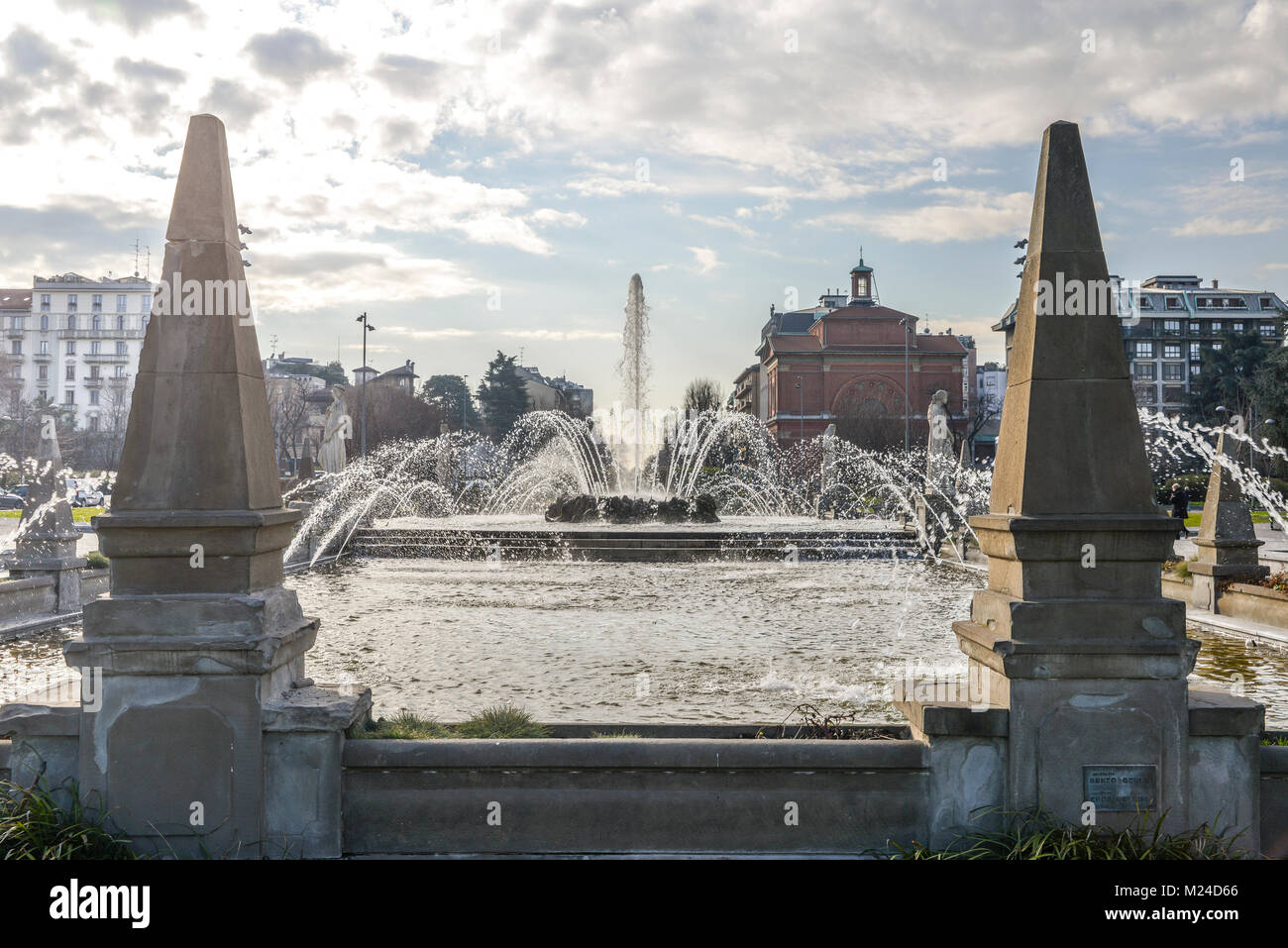 Brunnen der Vier Jahreszeiten in Italienisch Fontana delle Quattro Stagioni in Piazza Giulio Cesare, Mailand, Italien Stockfoto