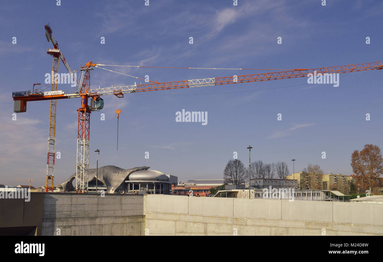 Neue Turm namens "Die gekrümmte One' mit der MiCo Milano Convention Center im Hintergrund ausgeführt werden Stockfoto