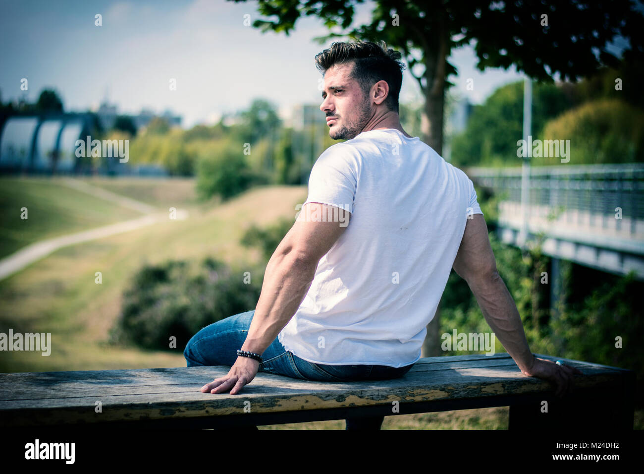 Mann im City Park Stockfoto