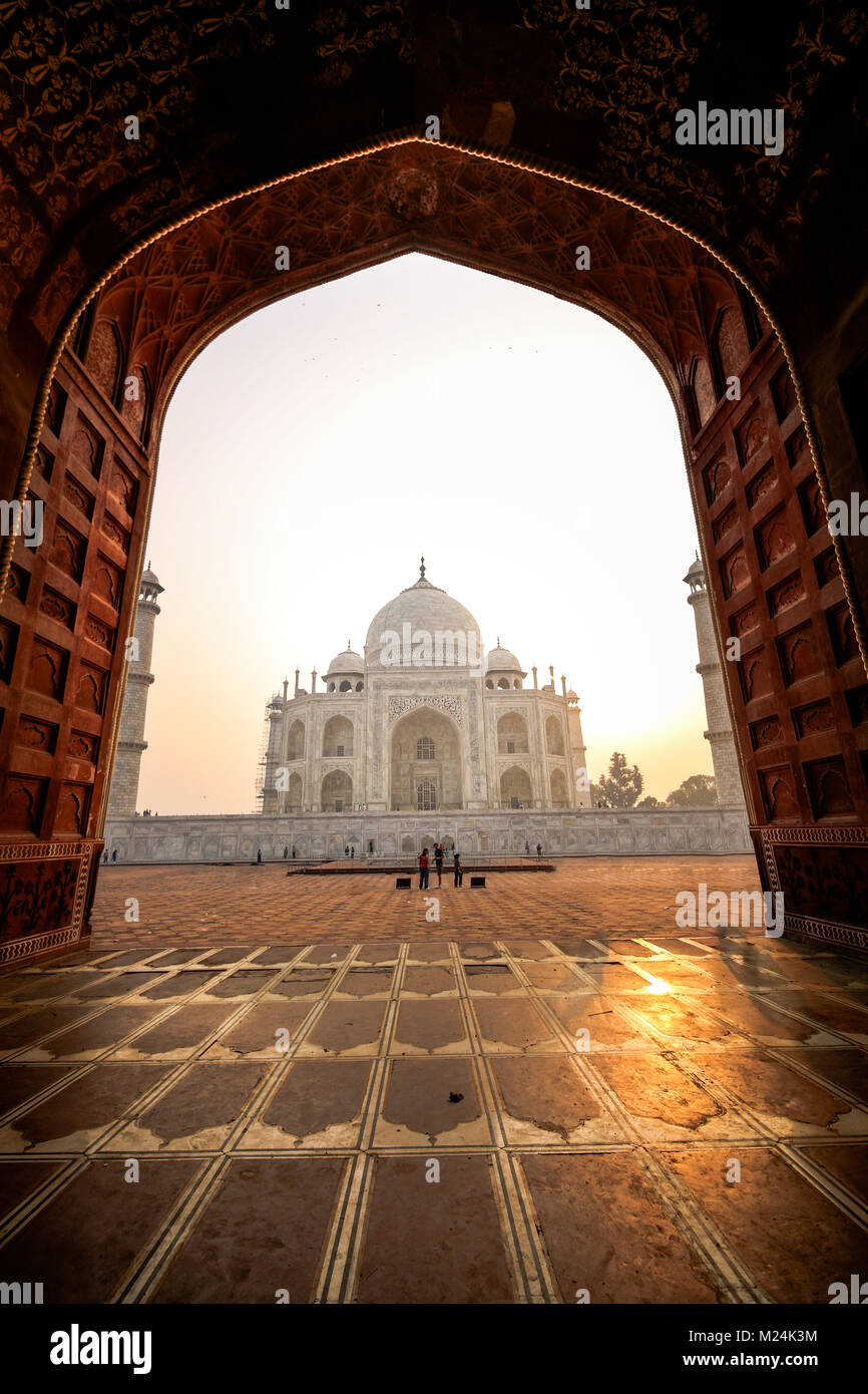 Sonnenaufgang am Taj Mahal, Agra, Uttar Pradesh, Indien Stockfoto