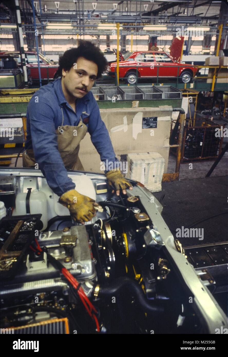 Montagelinien in der autofabrik Alfa Romeo in Arese (Mailand, Mars 1978) Stockfoto