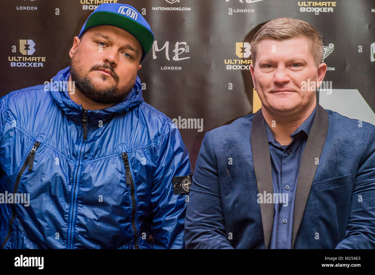 London, Großbritannien. 5. Februar, 2018. DJ Charlie Faultier mit Ricky Hatton - Der offizielle Start des ultimativen BOXER, Großbritanniens erste Boxing Entertainment Marke, mich an London Hotel. Die Single Elimination Format, von der British Boxing Board of Control genehmigt, wird Junge ungenutzte talentierten britischen professionelle Boxer verändert das Leben Karriere Chancen mit großen Geldpreise für das Turnier champion. Credit: Guy Bell/Alamy leben Nachrichten Stockfoto