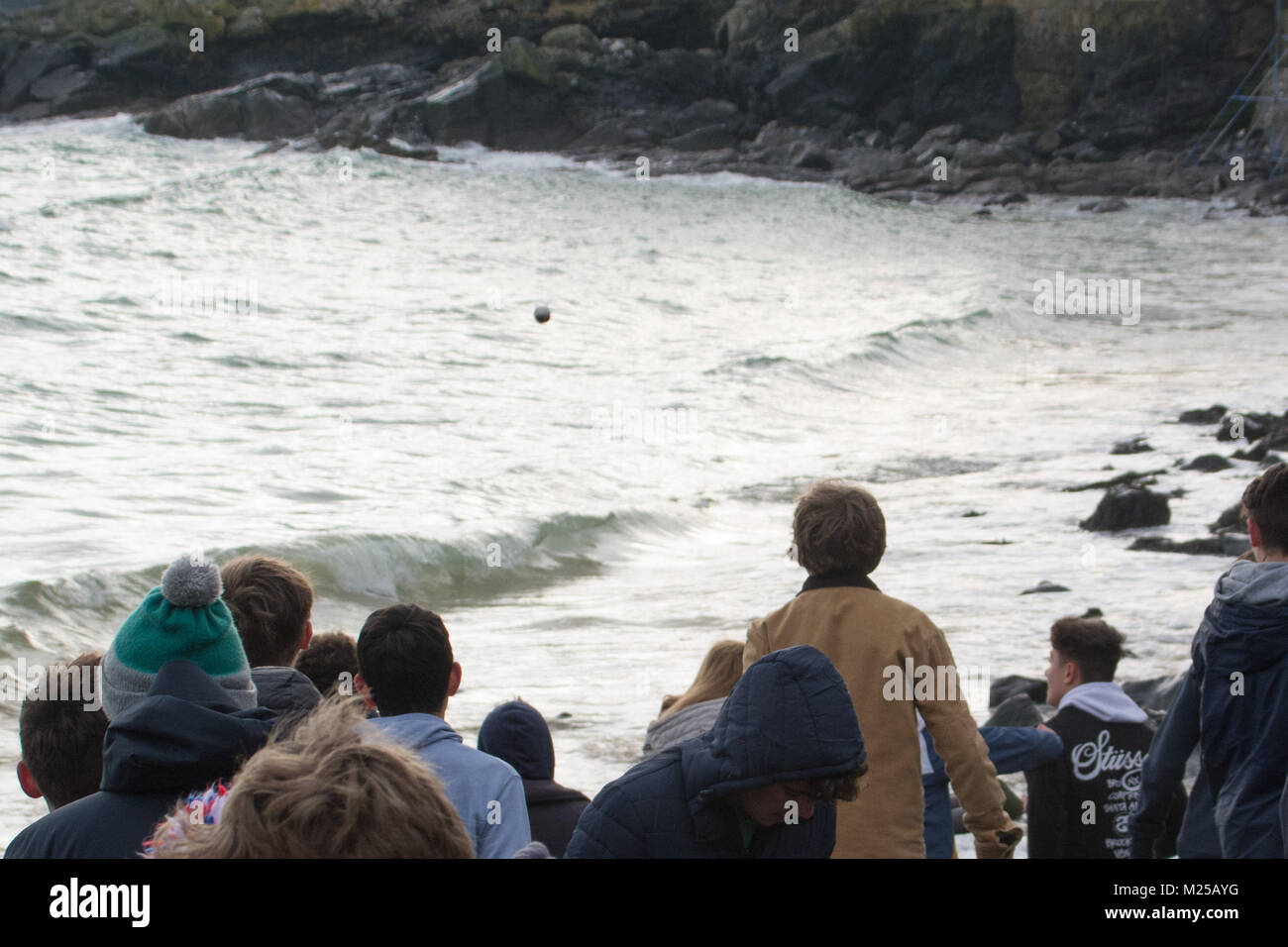 St Ives, Cornwall, UK. 5. Februar 2018. St Ives feiert es ist fest mit der. 9. Den bürgermeisterlichen Prozession wird der Guildhall für die venton Ia Gut an Porthmeor verlassen und, nach der kurzen Zeremonie gibt, in die Pfarrkirche von 10.30 Uhr Rückkehr wird als die Tradition ist, Tänzer aus St Uny Schule, wird der Tanz in der Prozession, Bagas Porthia wird die Musik zur Verfügung stellen und an der Zeremonie am Venton Ia. Foto: Simon Maycock/Alamy leben Nachrichten Stockfoto