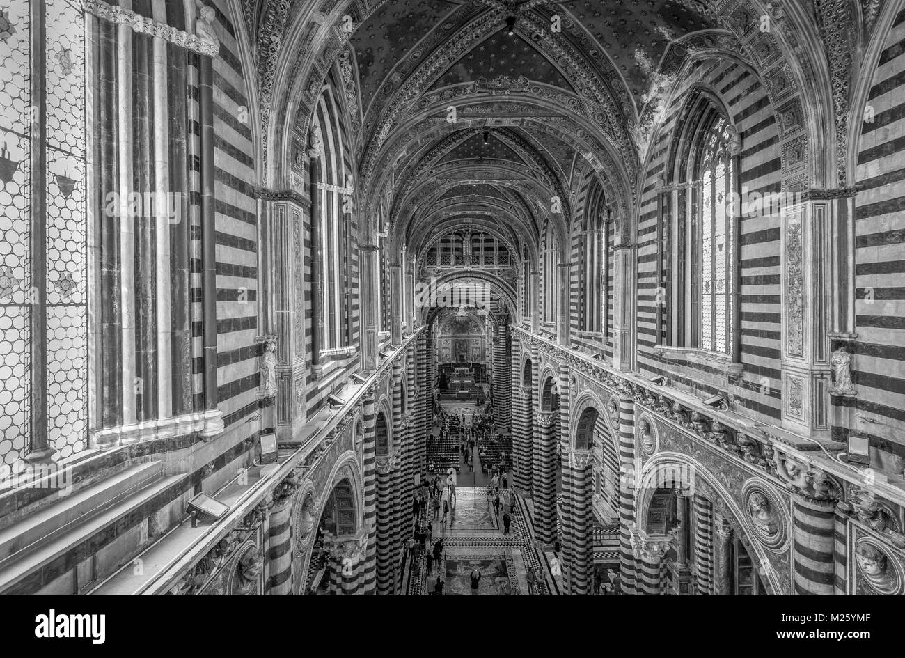 Das Innere der Kathedrale in Siena aus der oberen Etage. Stockfoto