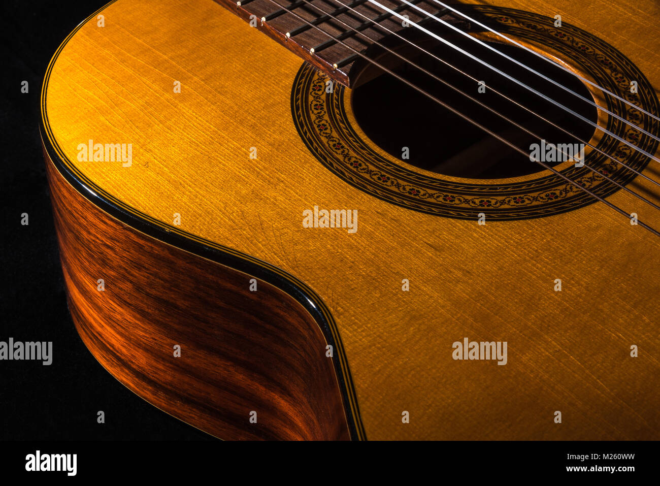 Holz- akustische Gitarre Stockfoto