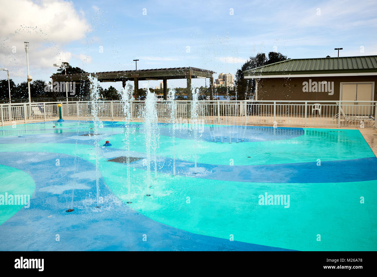 Splash pad park Fotos und Bildmaterial in hoher Auflösung Alamy