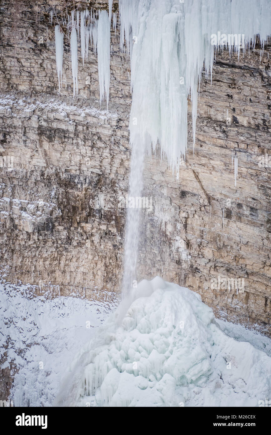 gefrorener Wasserfall Stockfoto