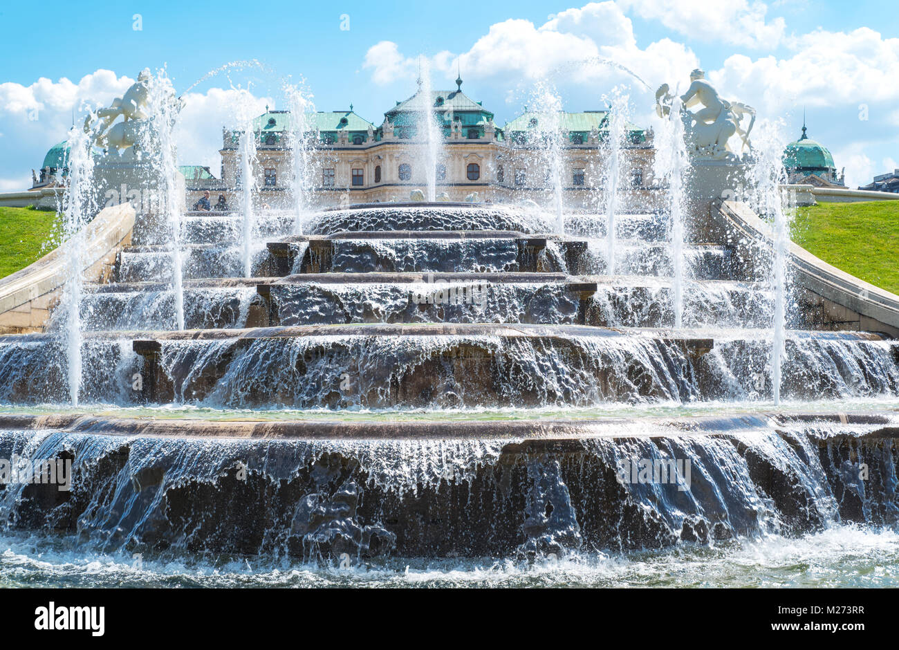 Ein brunnen im garten des belvedere palastes Fotos und Bildmaterial