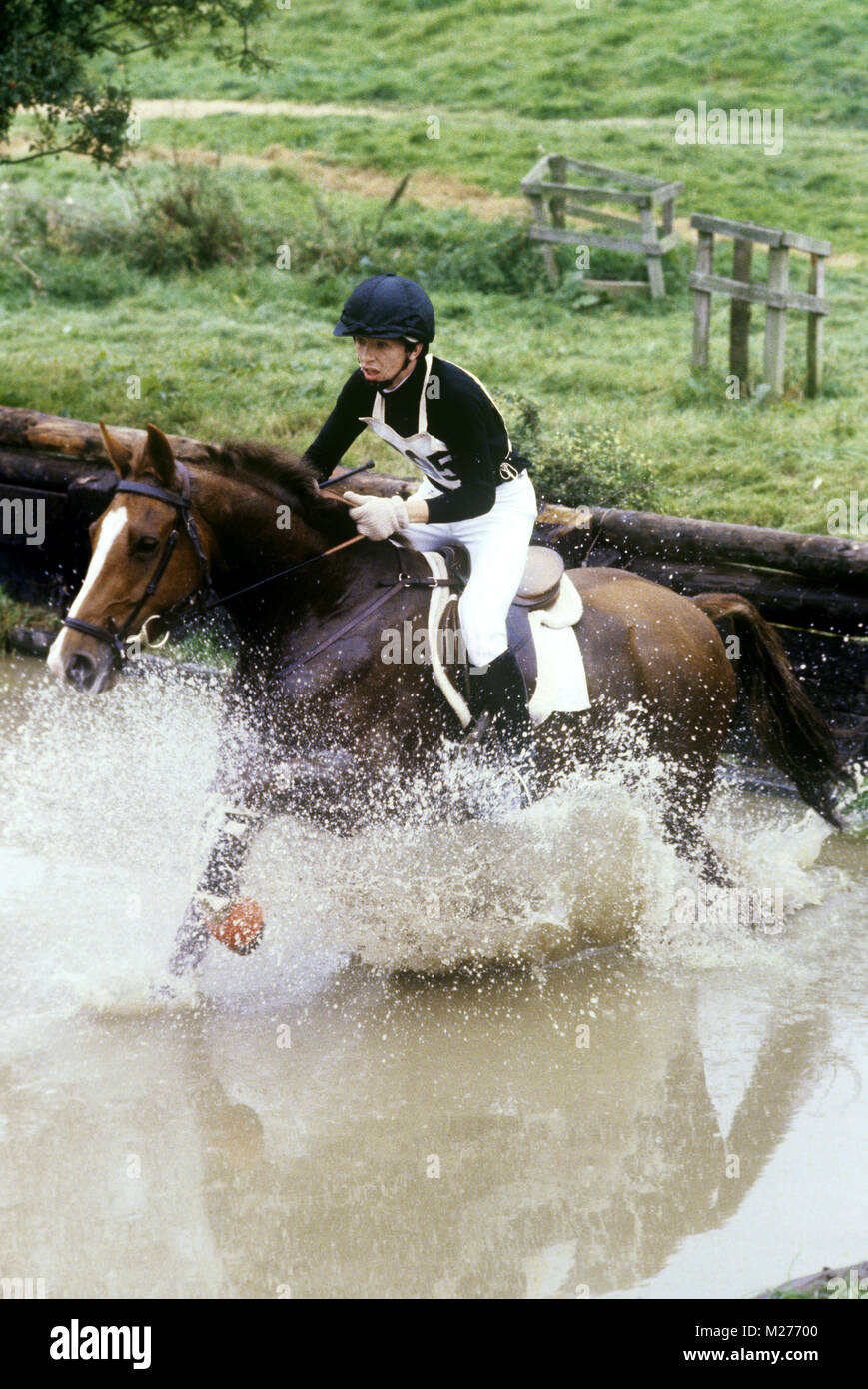 Pferd und Reiter an Wasser auf Querfeldein bei wyle horse trials Stockfoto