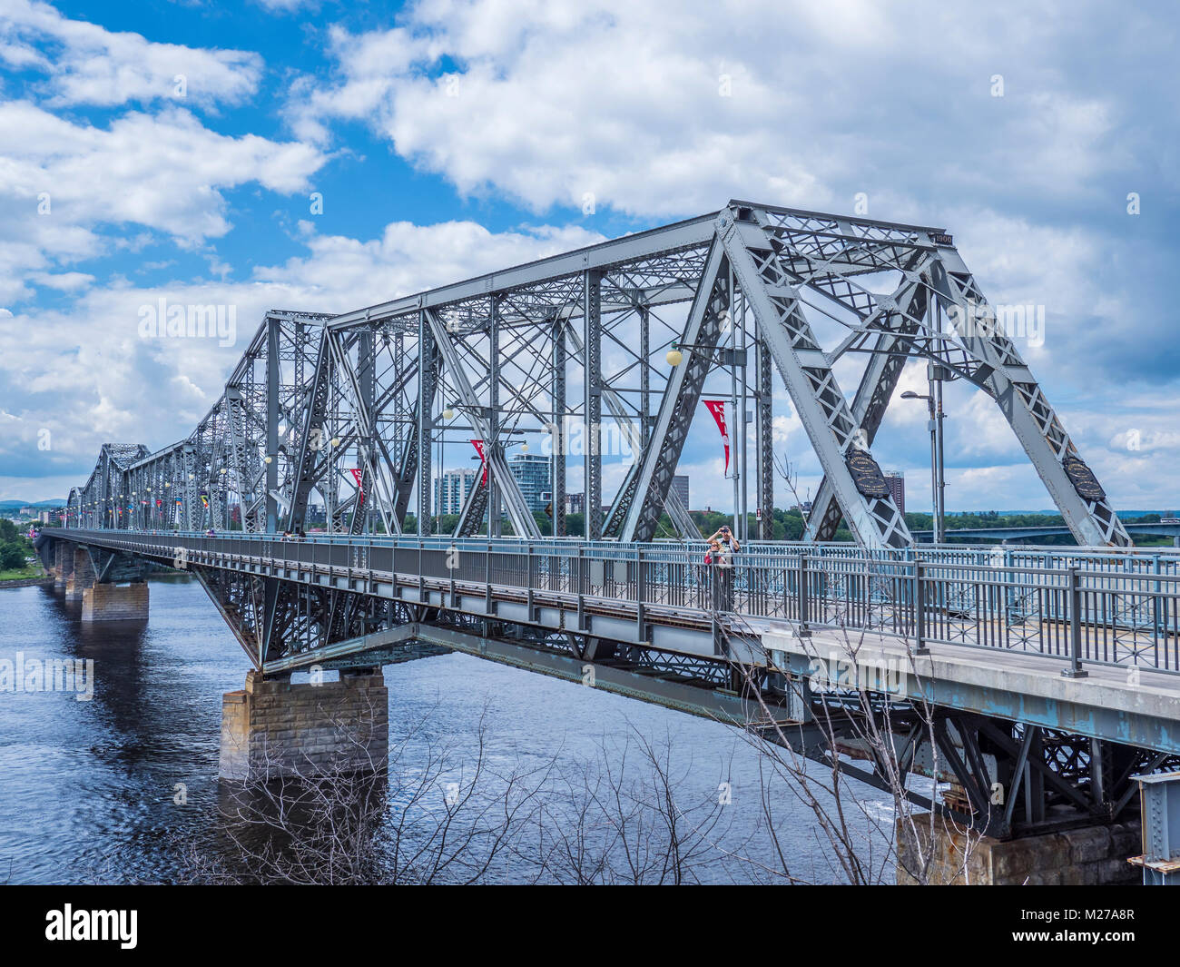 Alexandra Brücke über den Ottawa River, Ottawa, Ontario, Kanada. Stockfoto