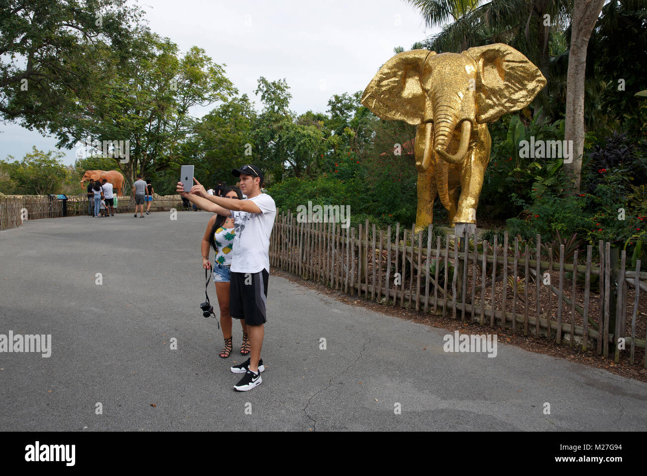 Miami Zoo, gold Mosaik Elefant, Florida Stockfoto