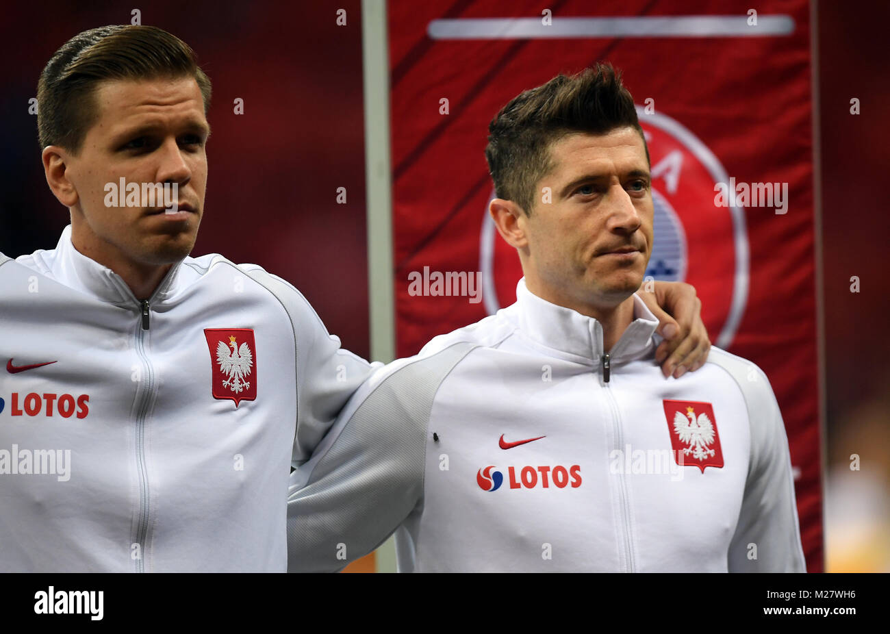 8 Oktober, 2017 - Warschau, Polen: Fußball WM 2018 Qualifikation Rusia Polen - Montenegro o/p Wojciech Szczesny (Polen) Robert Lewandow Stockfoto