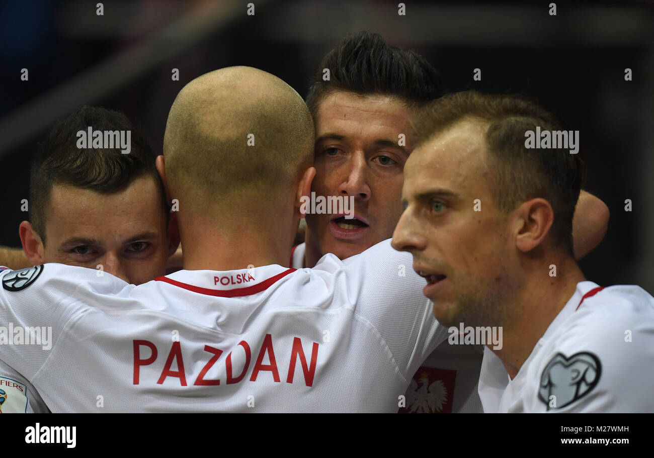 8 Oktober, 2017 - Warschau, Polen: Fußball WM 2018 Qualifikation Rusia Polen - Montenegro o/p Robert Lewandowski (Polen) feiert sein Stockfoto